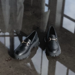 Therapy Extra Loafer (Black)