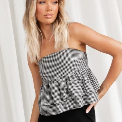 Yours Truly Tops Dafnee Crop Top (Black) 9 Yours Truly Tops Dafnee Crop Top (Black)