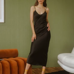 Charcoal Clothing Ceclia Maxi Dress (Black)