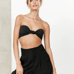 Rumor Tops Alexis Crop Top (Black)