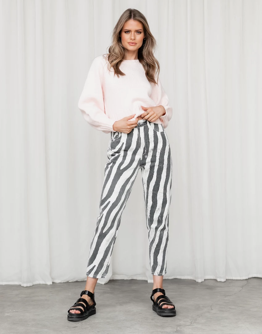 Thanne Athina Knit Jumper (Pink) Jumpers & Cardigans 3 Thanne Athina Knit Jumper (Pink) Jumpers & Cardigans