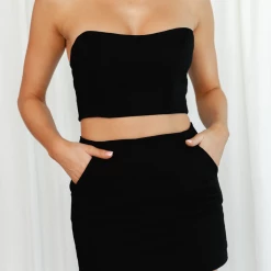 Thanne New Arrivals Lush Crop Top (Black)
