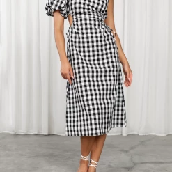 Reverse On Vacation Midi Dress (Black) Dresses