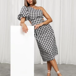 Reverse On Vacation Midi Dress (Black) Dresses