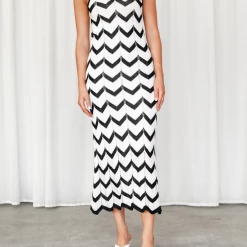 Pink Diamond Harli Maxi Dress Dresses 9 Pink Diamond Harli Maxi Dress Dresses