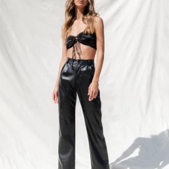 Rumor Melting Hearts Crop Top (Black)