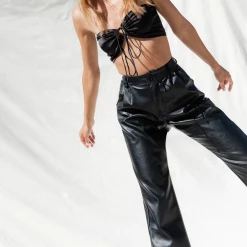 Rumor Melting Hearts Crop Top (Black)