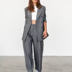 Pink Diamond Ivy Blazer (Grey)