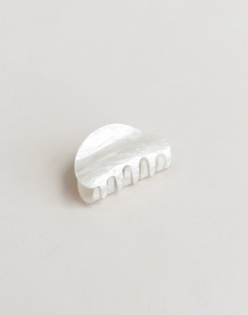 Charcoal Clothing The Cindy Hair Clip (Light Beige) Summer Edit 1 Charcoal Clothing The Cindy Hair Clip (Light Beige) Summer Edit